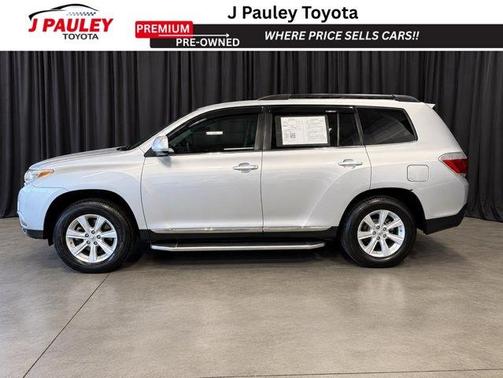 Classic Silver Metallic 2013 Toyota Highlander SE