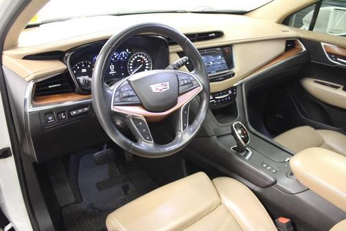 2017 Cadillac XT5 Platinum