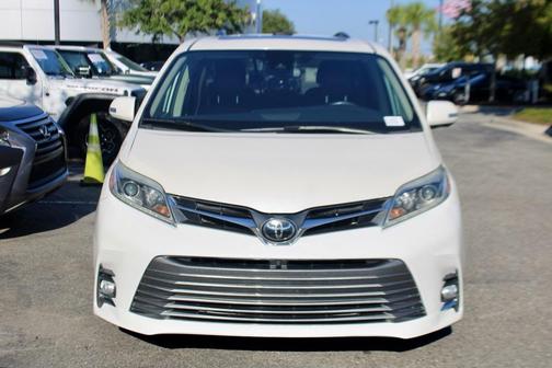 2020 Toyota Sienna 