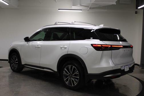 Radiant White 2026 INFINITI QX60 LUXE AWD