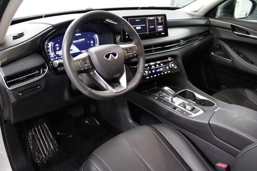 Radiant White 2026 INFINITI QX60 LUXE AWD