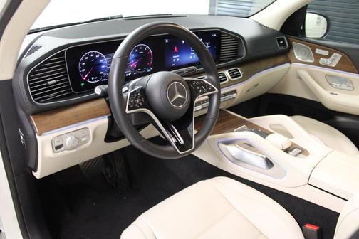 White 2025 Mercedes-Benz GLS 450 4MATIC