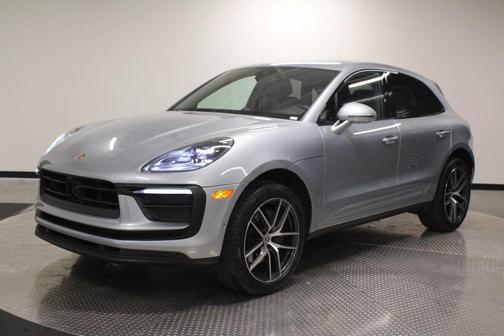 Dolomite Silver Metallic 2025 Porsche Macan Macan