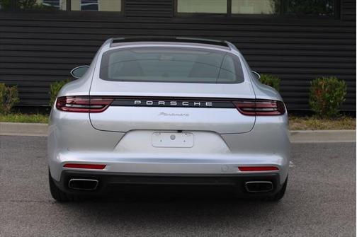 2018 Porsche Panamera 4