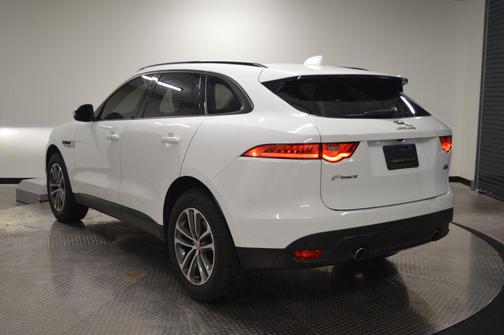 Fuji White 2018 Jaguar F-PACE 30t Premium