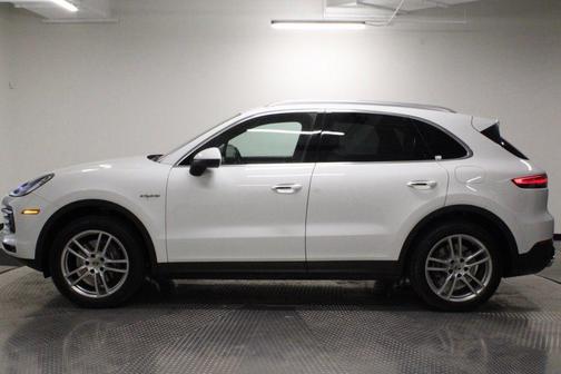 White 2019 Porsche Cayenne Cayenne E-Hybrid