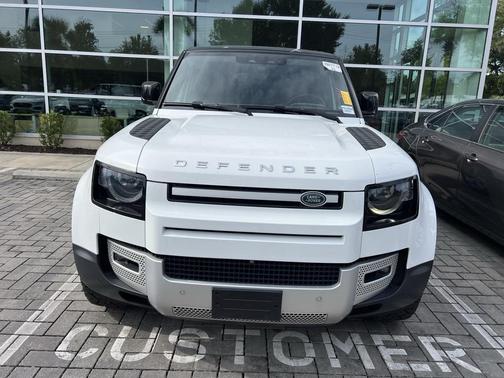 2022 Land Rover Defender 110 SE