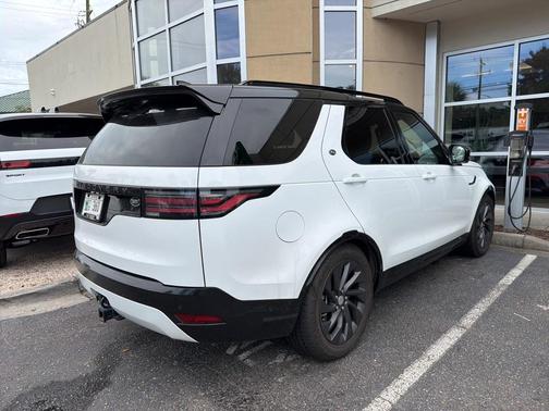2022 Land Rover Discovery P300 S R-Dynamic