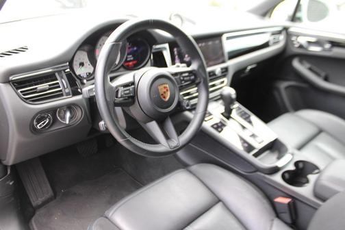 2024 Porsche Macan 