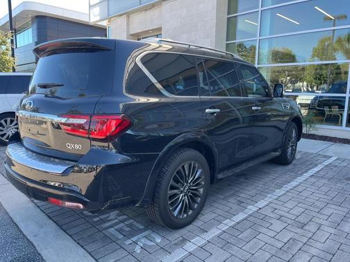 2023 INFINITI QX80 SENSORY AWD