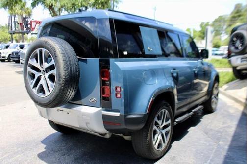 2021 Land Rover Defender 110 SE