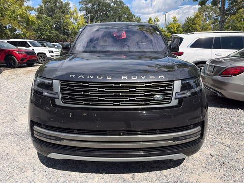 Carpathian Grey Premium Metallic 2023 Land Rover Range Rover P530 SE