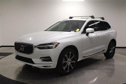 Crystal White Metallic 2021 Volvo XC60 T6 Inscription
