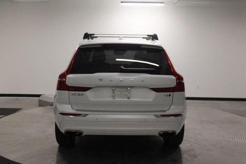 Crystal White Metallic 2021 Volvo XC60 T6 Inscription