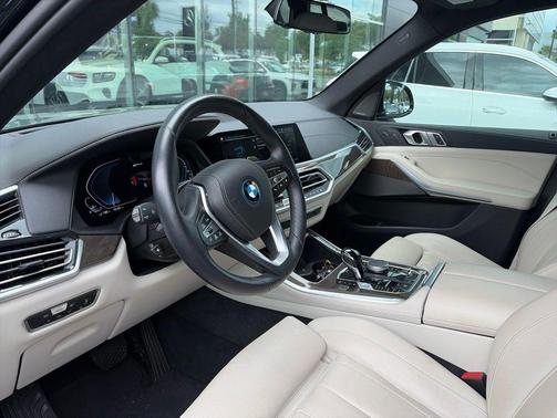 Jet Black 2022 BMW X5 PHEV xDrive45e