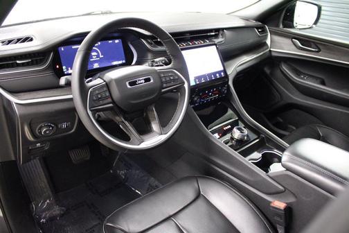 Baltic Gray Metallic Clearcoat 2024 Jeep Grand Cherokee L Limited