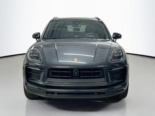 Volcano Grey Metallic 2025 Porsche Macan Macan