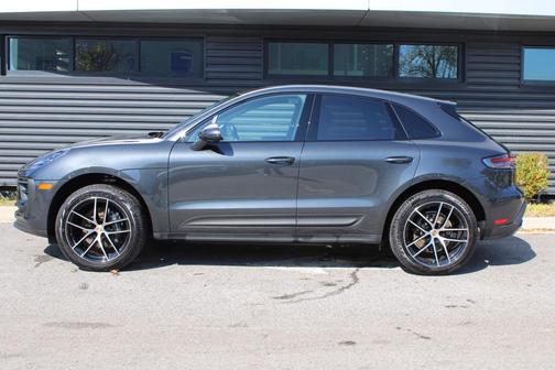 2024 Porsche Macan Base (PDK)