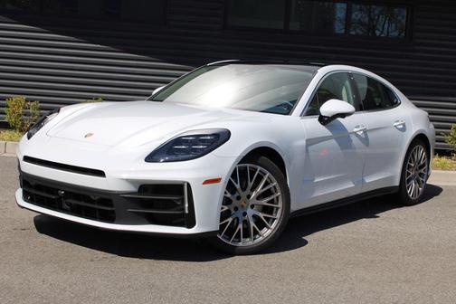 2024 Porsche Panamera 4