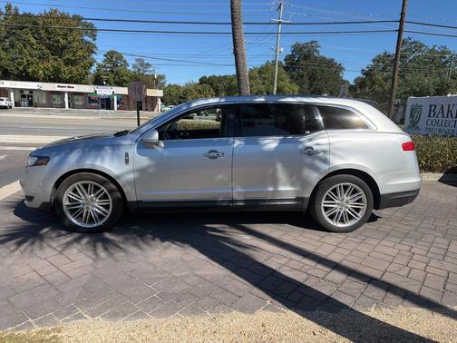 2019 Lincoln MKT Reserve