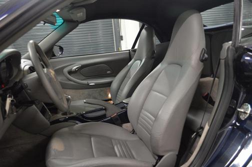 2003 Porsche 911 Carrera 4