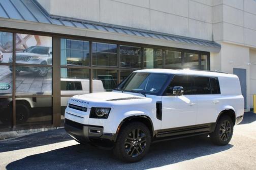 2024 Land Rover Defender 130 P400 Outbound