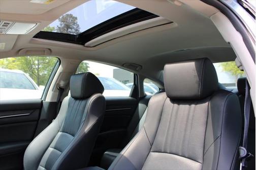 2022 Honda Accord Touring 2.0T