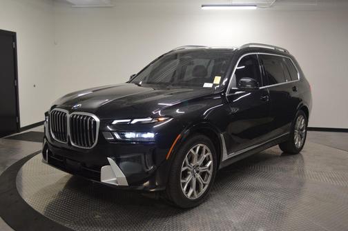 Black Sapphire Metallic 2023 BMW X7 xDrive40i