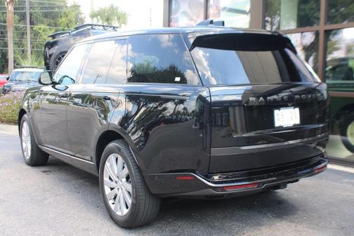 2025 Land Rover Range Rover P400 SE
