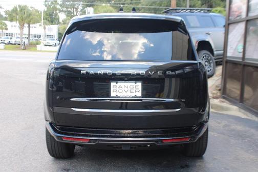 2025 Land Rover Range Rover P400 SE