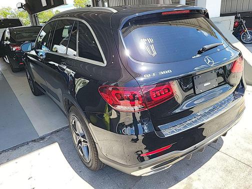 Black 2022 Mercedes-Benz GLC 300 Base