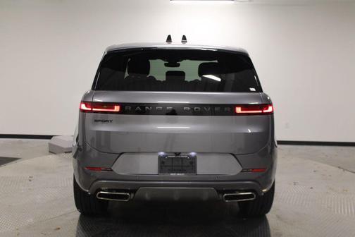 2025 Land Rover Range Rover Sport SE