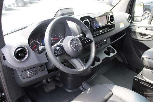 2025 Mercedes-Benz Sprinter 2500 Standard Roof