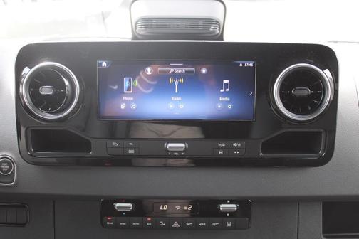 2025 Mercedes-Benz Sprinter 2500 Standard Roof