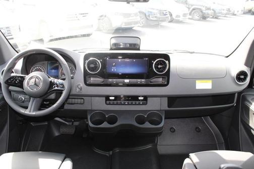2025 Mercedes-Benz Sprinter 2500 Standard Roof