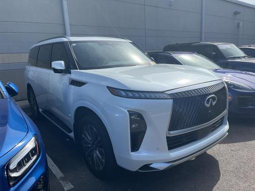 2025 INFINITI QX80 SENSORY AWD