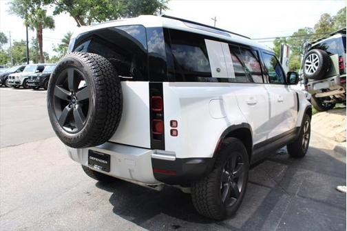 2024 Land Rover Defender 110 P400 S