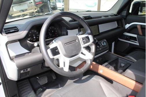 2024 Land Rover Defender 110 P400 S
