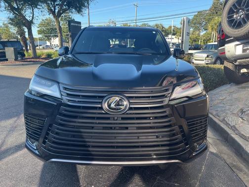 2025 Lexus LX 700h Overtrail