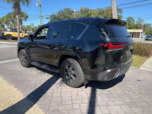 2025 Lexus LX 700h Overtrail