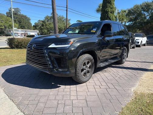 2025 Lexus LX 700h Overtrail