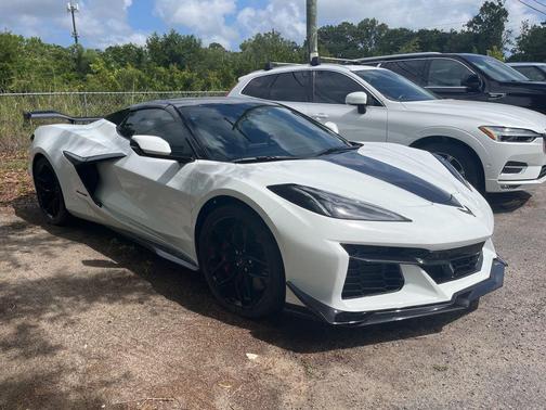 Arctic White 2025 Chevrolet Corvette Z06