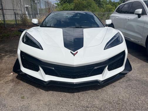 Arctic White 2025 Chevrolet Corvette Z06