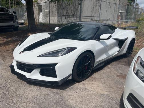 Arctic White 2025 Chevrolet Corvette Z06