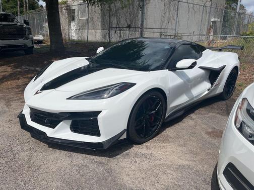 Arctic White 2025 Chevrolet Corvette Z06