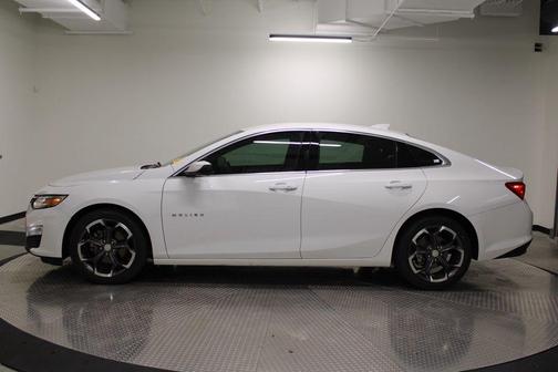 Summit White 2023 Chevrolet Malibu FWD 1LT