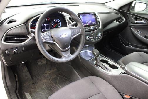 Summit White 2023 Chevrolet Malibu FWD 1LT