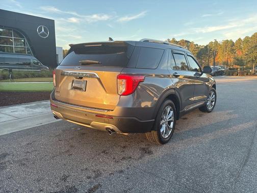 Gray Metallic 2022 Ford Explorer Limited
