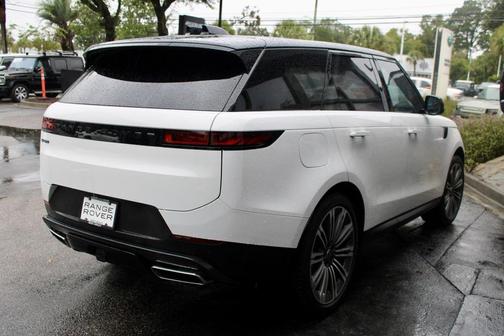2024 Land Rover Range Rover Sport SE