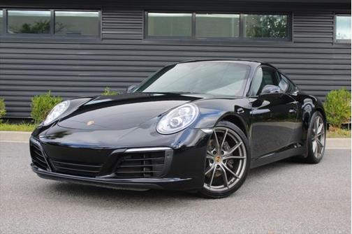 2018 Porsche 911 Carrera